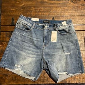 NWT JUDY BLUE SHORTS 3xl